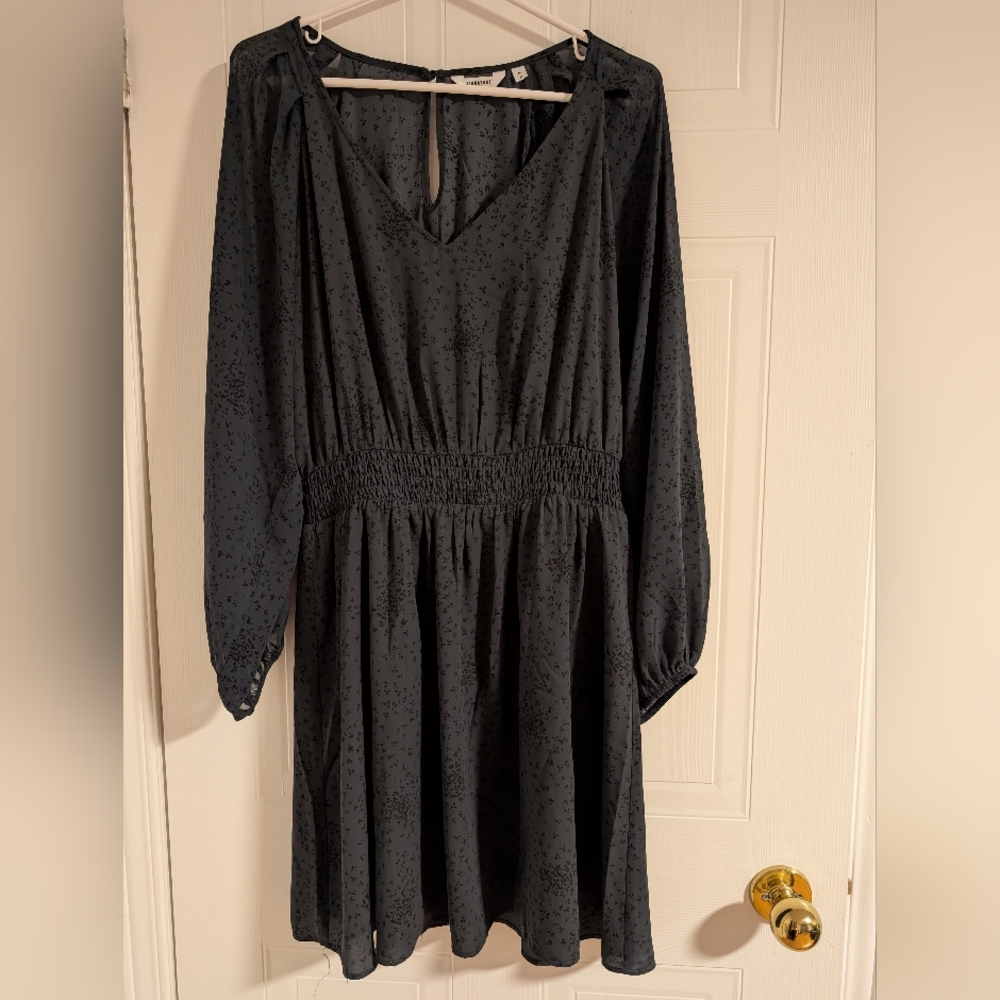 Reitmans balloon sleeves dress